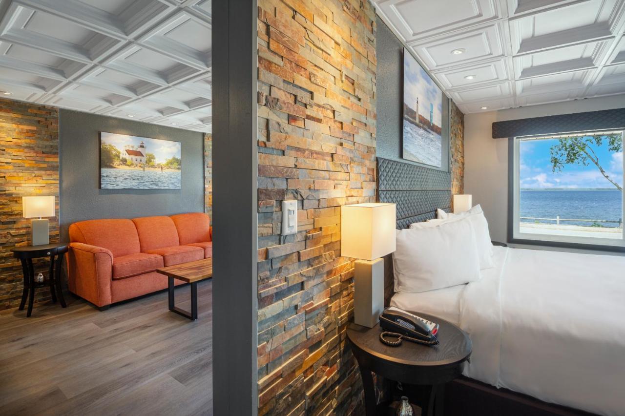 Terrace Bay - Lakefront Hotel