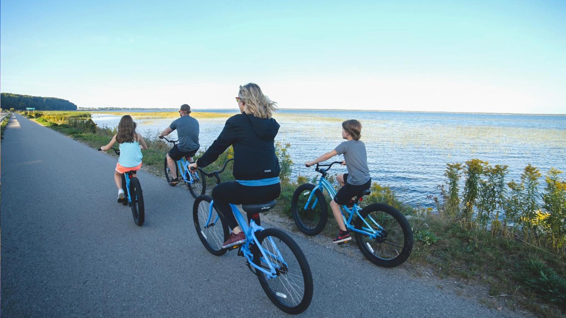 Hotel Terrace Bay - Lakefront Escanaba