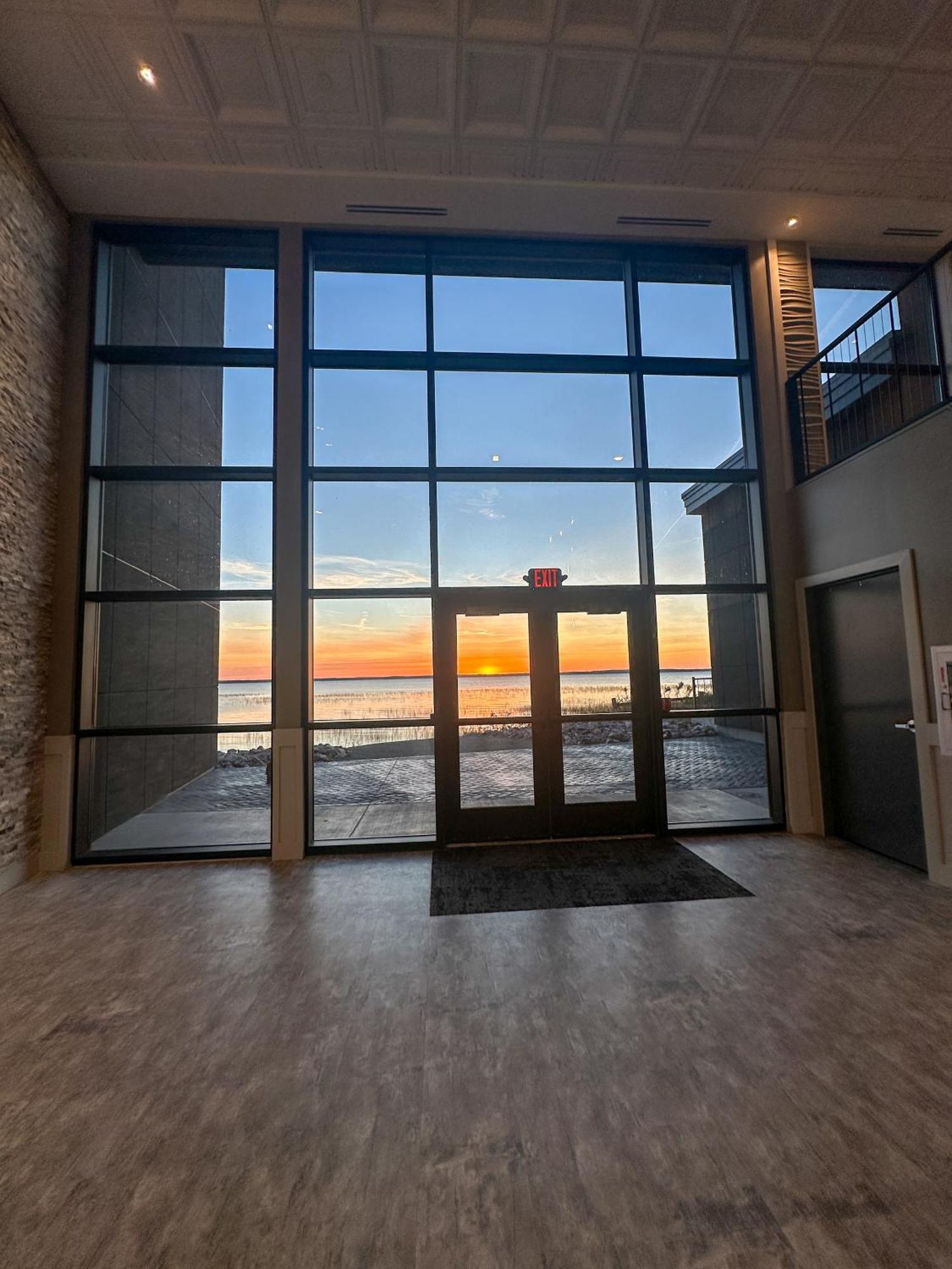 Terrace Bay - Lakefront Hotel