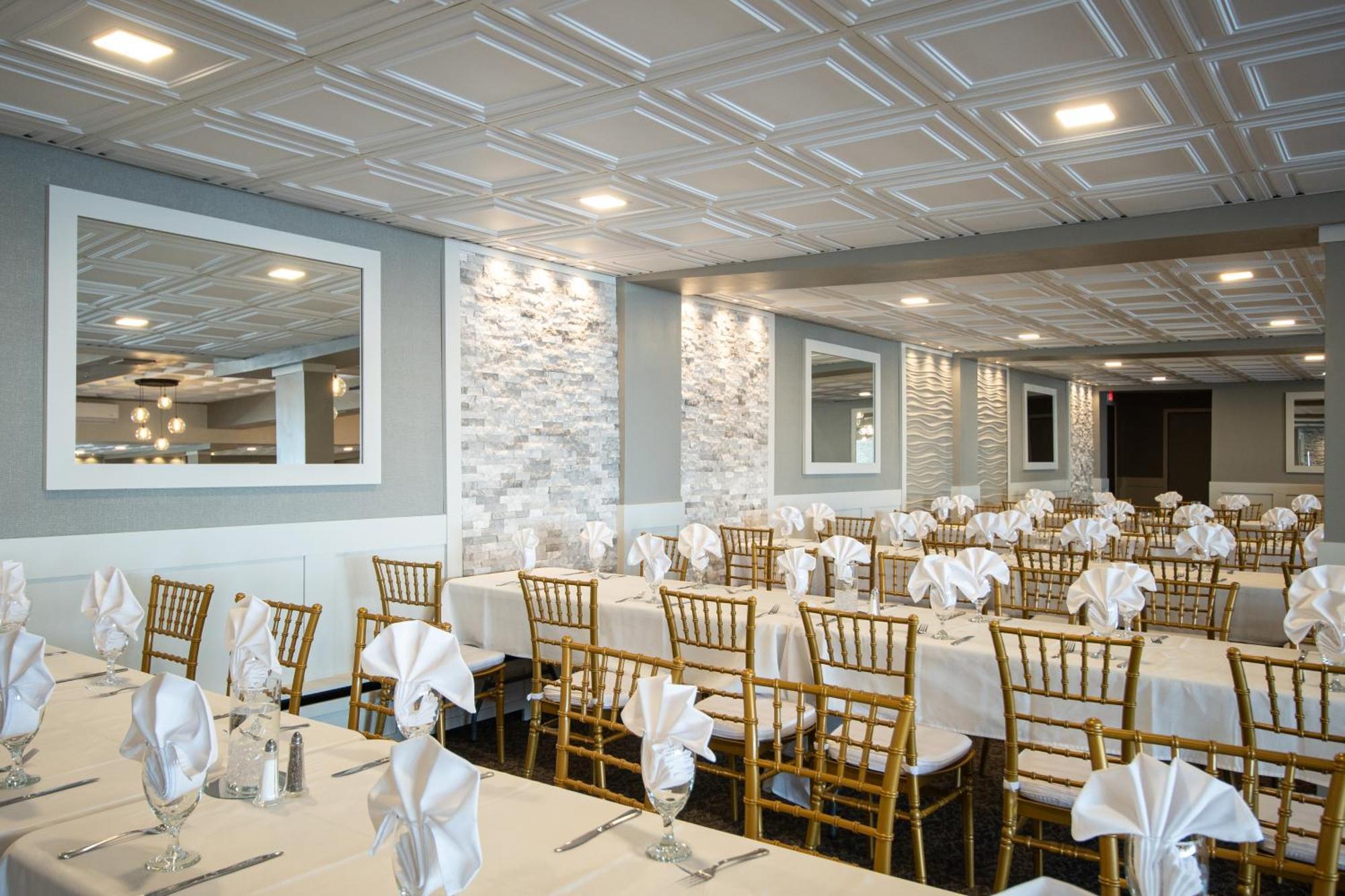 Terrace Bay - Lakefront Hotel Escanaba