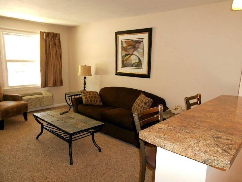 Hotel Terrace Bay - Lakefront 3*