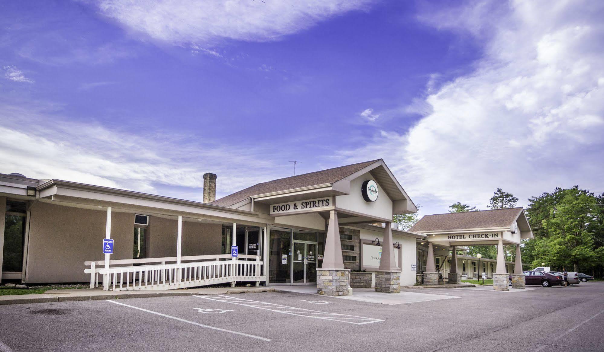 Terrace Bay - Lakefront Hotel Escanaba